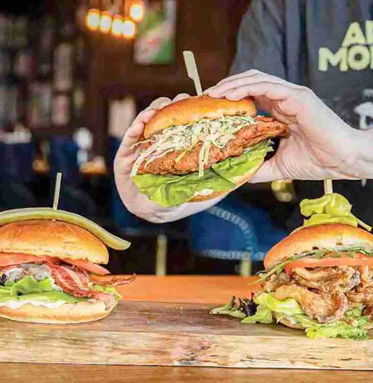 Tomato Top100: Out of Bounds Chicken Sandwich