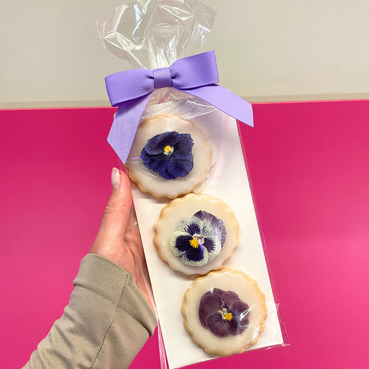 Order Now for Confetti Sweets Mama’s Day Treats