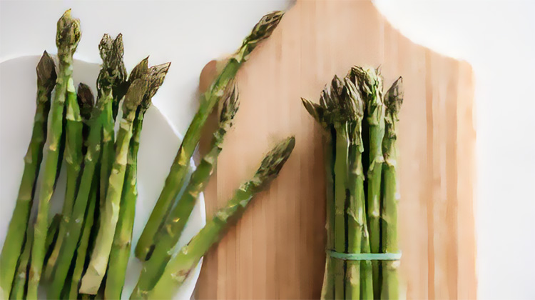 Recipe of the Week: Grilled Aspargus with Parmesan Shavings